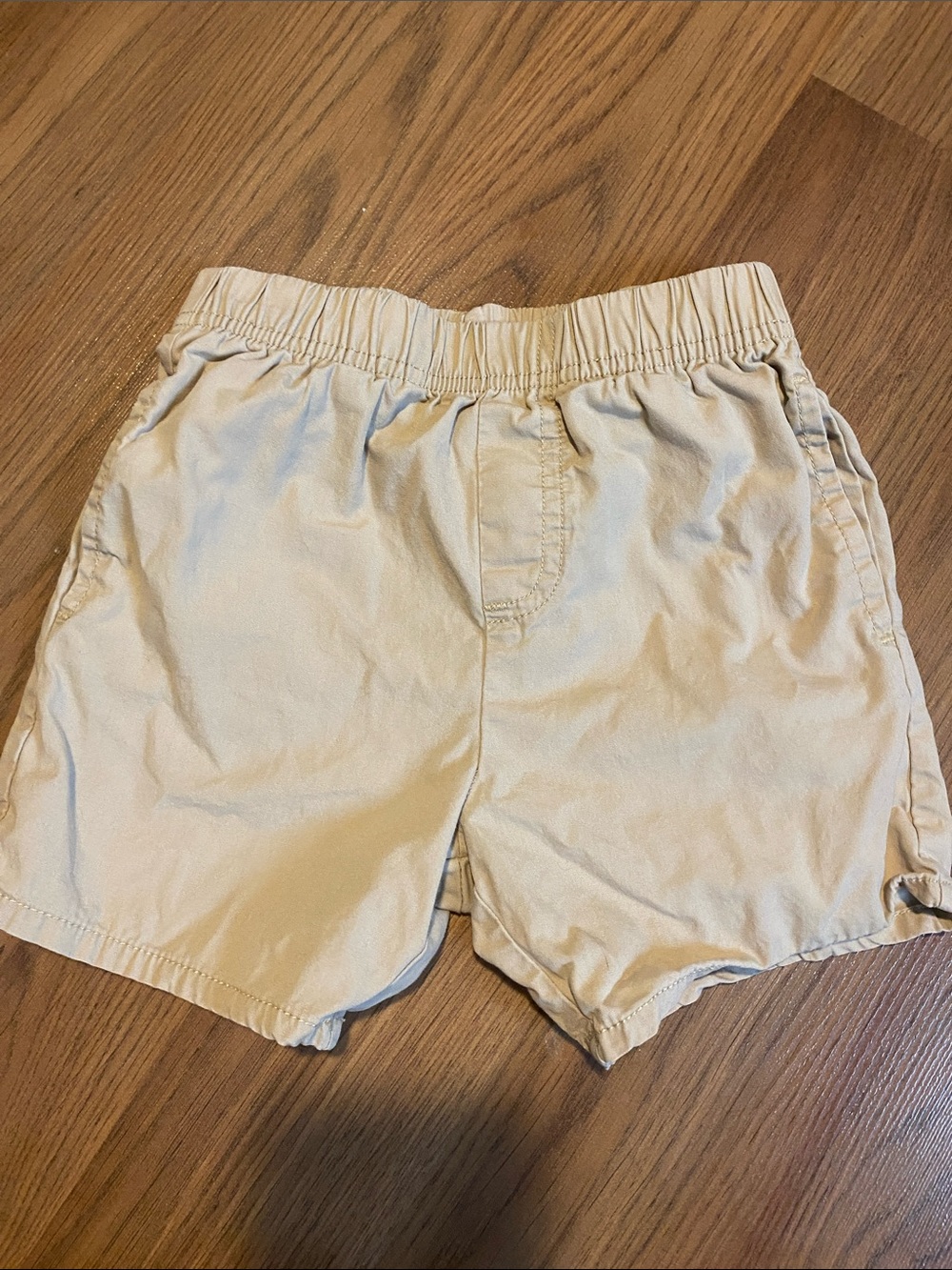 ✨8/$10. PekkIe Beige Shorts. 3T